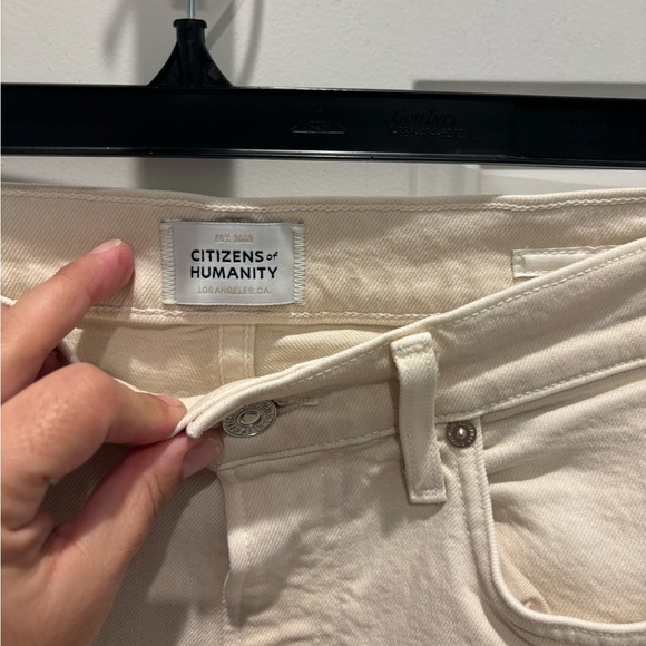 Citizens Of Humanity Isola Mid Rise Cropped Boot
In Almondette - Picture 7 of 10